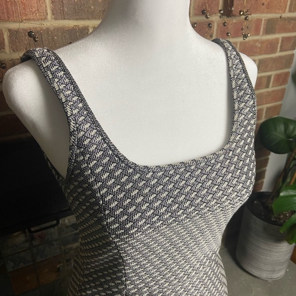 Theory Threkana Black and Gray Fit And Flare Dress, Size 00 - Picture 4 of 10